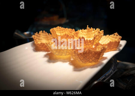 Köstlich knackiges Eis Keks auf asiatisches Buffet dessert Tabelle Stockfoto