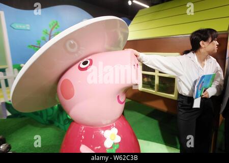 Innenansicht der Innen- Zentrum der weltweit erste "Peppa Pig' spielen in Shanghai, China, 23. Oktober 2018. Unterhaltung Eine lizenzierte seine beliebten Kid's Stockfoto