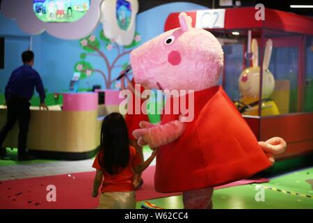 Innenansicht der Innen- Zentrum der weltweit erste "Peppa Pig' spielen in Shanghai, China, 23. Oktober 2018. Unterhaltung Eine lizenzierte seine beliebten Kid's Stockfoto