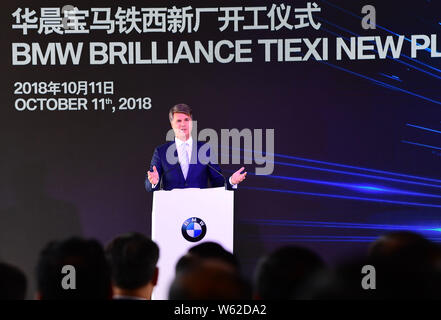 Harald Krüger, CEO und Vorsitzender des Vorstands der BMW AG, nimmt an der Eröffnungsfeier für BMW Brilliance Tiexi neues Werk in Shenyang City Stockfoto