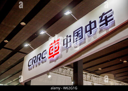 ---- Blick auf den Stand von der CRRC (China Eisenbahnrollmaterial Corp) während einer Ausstellung in der Stadt Guangzhou, die südchinesische Provinz Guangdong, 25 A Stockfoto