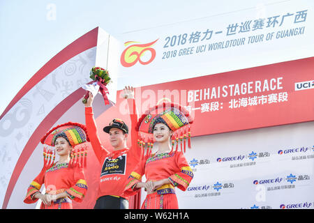 Holländische Straße Radrennfahrer Dylan Gr-enewegen, die Fahrten für die Niederländische UCI WorldTeam LottoNL ¨ CJumbo feiert nach dem Gewinn der Beihai Etappenrennen während Stockfoto