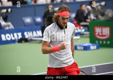 Stefanos Tsitsipas Griechenlands reagiert, nachdem Sie gegen Gael Monfils von Frankreich in der ersten Runde der Männer singles während der Rolex Shan Stockfoto