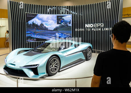 ---- Eine NIO EP9 Supercar der NextEV ist auf dem Display während einer Messe in Shanghai, China, 27. September 2018. Chinesische startup Nio Ansprüche Stockfoto