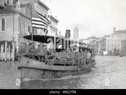 West Point Klasse 1921 auf Tour durch Italien. Offiziere auf eine Sightseeing-tour über Venedig, Italien Ca. 1919-1921 Stockfoto