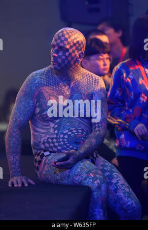 Amerikanischen freakshow guest star Matt Gegangen stellt während der Tattoo Show 2018 in Hangzhou City, East China Zhejiang provinz, 21. Oktober 2018. Matt gehen Stockfoto