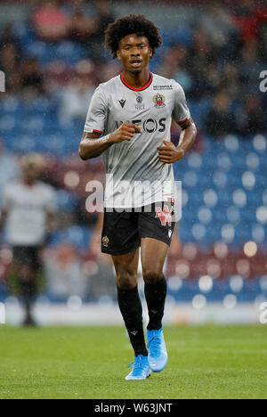 Nizza Khephren Thuram in Aktion gegen Burnley, während der Saison Testspiel in Turf Moor, Burnley. Stockfoto