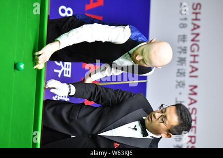 Anthony McGill von Schottland vertritt einen Schuß zu Mark Williams von Wales in ihrer zweiten Runde während der 2018 Shanghai Masters snooker Turnier Stockfoto