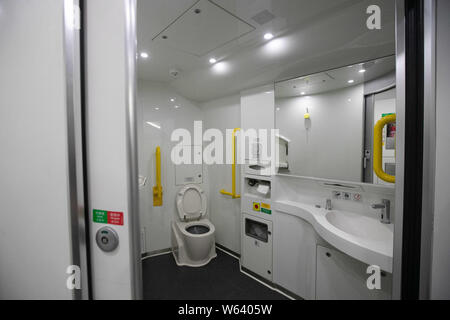 Innenansicht eines lebendigen Express Zug von Hong Kong Kowloon West zu betreiben, durch nach Shenzhen und Guangzhou, in Hongkong, China, 18. September Stockfoto