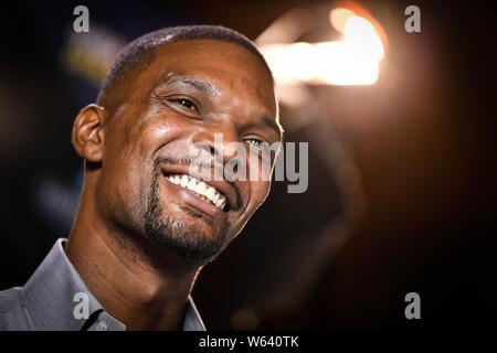 American Basketball player Chris Bosh akzeptiert ein exklusives Interview vor der 2018 Super Penguin Basketball Celebrity Spiel in Shanghai, China, 14. Stockfoto