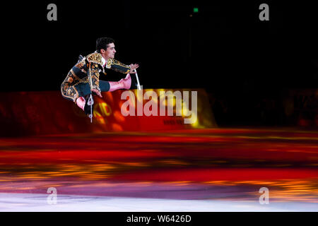 Spanisch Eiskunstläuferin Javier Fernandez führt während der 2018 Sterne auf Eis China Tour Shanghai in Shanghai, China, 16. September 2018. Stockfoto