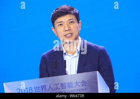 ---- Robin Li Yanhong, Vorsitzender und CEO von Baidu Inc., liefert eine Rede während der 2018 Welt der künstlichen Intelligenz Konferenz (WAIC) in Shangha Stockfoto