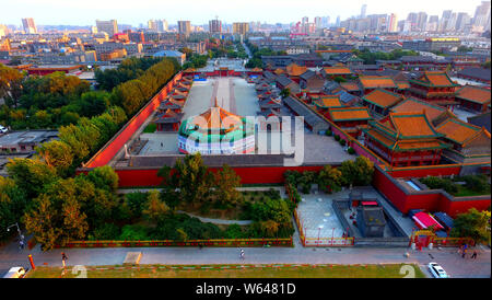 Luftaufnahme des Dazheng Hall unter Wiederherstellung am Mukden Palace, auch als die Shenyang Imperial Palace, in Shenyang City bekannt, im Nordosten China" Stockfoto