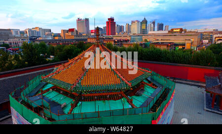 Luftaufnahme des Dazheng Hall unter Wiederherstellung am Mukden Palace, auch als die Shenyang Imperial Palace, in Shenyang City bekannt, im Nordosten China" Stockfoto