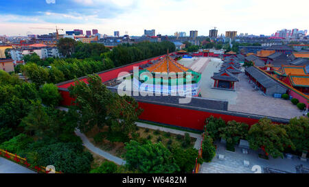 Luftaufnahme des Dazheng Hall unter Wiederherstellung am Mukden Palace, auch als die Shenyang Imperial Palace, in Shenyang City bekannt, im Nordosten China" Stockfoto