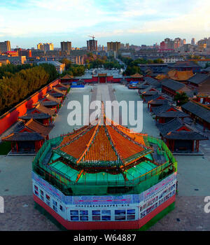 Luftaufnahme des Dazheng Hall unter Wiederherstellung am Mukden Palace, auch als die Shenyang Imperial Palace, in Shenyang City bekannt, im Nordosten China" Stockfoto