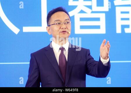 James Peng Jun, CEO und Mitbegründer von Pony. ai, einem chinesischen Entwickler von KI-basierten Roboter konstruiert für autonomen Fahren, während die Welt der Kunst 2018 spricht Stockfoto