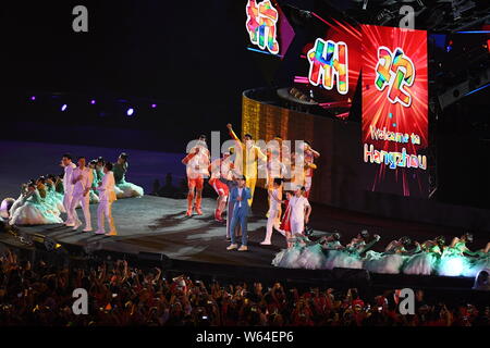 Chinesische Entertainer und Sportler bei der Hangzhou 8-minütige Show während der Abschlussfeier der Asian Games 2018, offiziell als die 1 bekannten Stockfoto