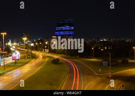 Light Path, von einer Brücke in Sofia, Bulgarien Stockfoto