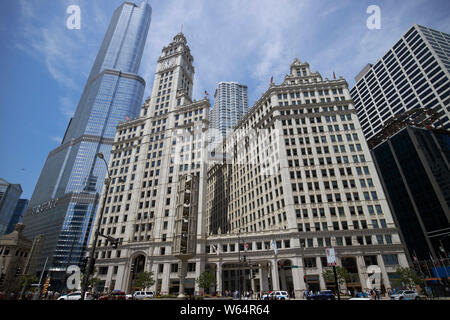 Die Wrigley Building und Norden hinaus auf der Michigan Avenue Chicago, IL USA Stockfoto