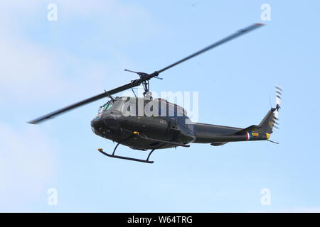 Bell UH-H1 Iroquois Huey Hubschrauber der RIAT 2019 an RAF Fairford, Gloucestershire, Großbritannien anreisen Stockfoto