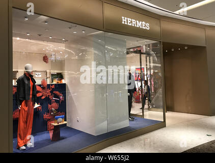 ---- Blick auf eine Boutique von Hermes in Shanghai, China, 6. August 2018. Globale Luxus Marken von Prada zu LVMH Investieren in China zum ersten Stockfoto