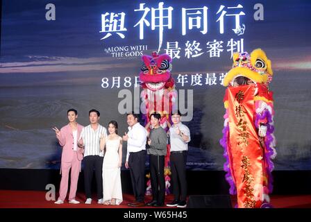 ** TAIWAN AUS ** (von links) Koreanische Schauspieler Ju Ji-hoon, Schauspieler und Regisseur Ha Jung-woo, Schauspielerin Kim Hyang-gi, Koreaner Schauspieler Ma Dong-seok Stockfoto