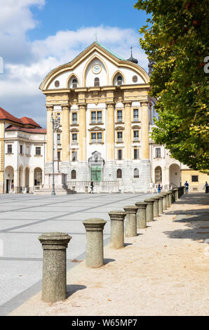 Ursuline Kirche der Heiligen Dreifaltigkeit oder Dreieinigkeit Pfarrkirche in Ljubljana, Slovenska Cesta Ljubljana Slowenien Eu Europa Stockfoto