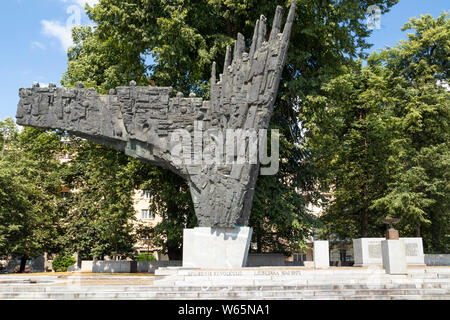 Denkmal der Revolution von Drago Trsar (1975) am Platz der Republik Trg Republike Ljubljana Slowenien Eu Europa Stockfoto