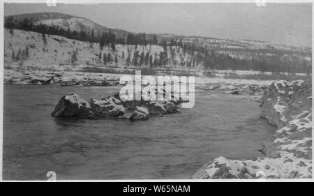 Grand rapid aus C, Columbia River; Umfang und Inhalt: Zwischen 1907 und 1913 die US-Armee Korps der Ingenieure verpflichtet, Umfrage und Foto des Columbia River. In diesem Pre-dam Ära, das Korps war besonders daran interessiert bei der Dokumentation Gefahren für Navigationen und Teile des Flusses, dass flachwasserbucht waren. Die Bilder aus dieser Sammlung zeigen den Fluss als vor einer Reihe von Talsperren in der 1930-50 des Flusses gezähmt gebaut wird. Stockfoto