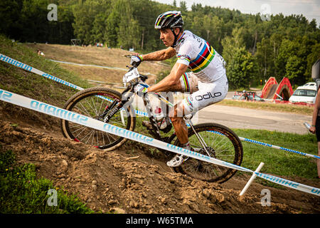 AUGUST 3, 2014 - Mont Sainte Anne, Kanada. Nino Schurter an der UCI Mountainbike Cross Country World Cup. Stockfoto