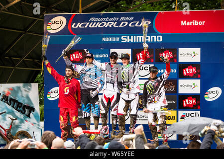 15. MAI 2010 - Maribor, Slowenien. UCI MTB World Cup DH Podium 1. Greg Minnaar (RSA), 2. Gee Atherton (GBR), 3. Brendan Fairclough (GBR), 4. Fabien Ped Stockfoto