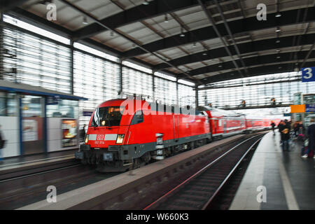 Regionalbahn, Bahnhof Zoologischer Garten, Charlottenburg, Berlin, Deutschland Stockfoto