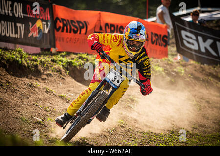 AUGUST 22, 2015 - VAL DI SOLE, Trentino, Italien. Loic Bruni Racing an der UCI Mountainbike Downhill World Cup Stockfoto