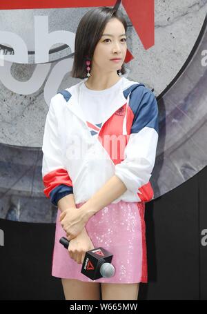 Chinesische Sängerin und Schauspielerin Victoria Song oder Song Qian besucht eine Werbeveranstaltung für "Reebok" in Shanghai, China, 8. Juli 2018. Stockfoto