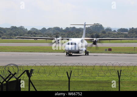 A Guernsey Aurigny ATR 72 - 600 Landung am Flughafen Manchester Credit : Mike Clarke / Alamy Stock Photos Stockfoto