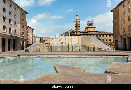 Brunnen auf Pilar in Saragossa, Spanien Stockfoto