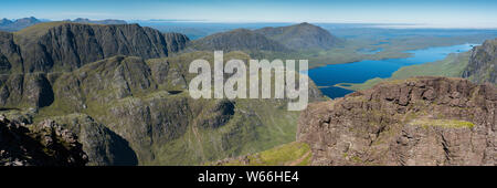 Dubh Loch und Fionn Loch von der Munro ' Letterewe und Fisherfield Mhaighdean, Wälder, Schottland Stockfoto