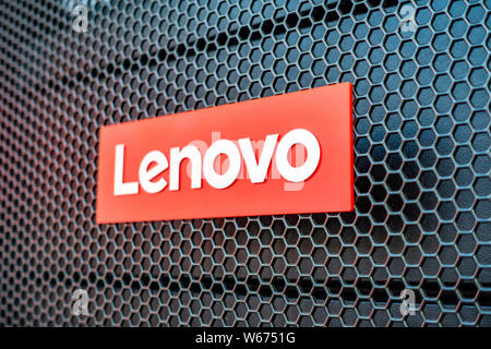 ---- Blick auf ein Logo der Lenovo Group, der Muttergesellschaft von Legend Holdings, während des Mobile World Congress (MWC) 2018 in Shanghai, China, 29. Juni Stockfoto