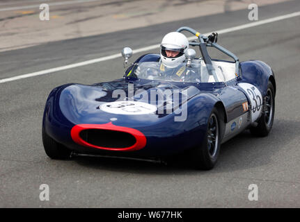 Gregory De Prins, fahren seine Blauen, 1959, Rejo MkIV der Nationalen Gruben Lane für den Start des Stirling Moss Trophy für Pre' 61 Sportwagen Stockfoto