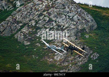 Aerobatic Team führt bei Bray Air Display 2019 gegen die Wicklow Mountains. Irland. Stockfoto