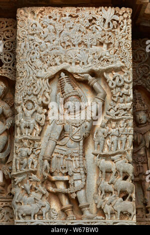 Hoysaleswara Tempel, die auch einfach als die Halebidu Tempel, ist ein aus dem 12. Jahrhundert Hindu Tempel zu Shiva gewidmet. größte Denkmal in Halebidu. Stockfoto