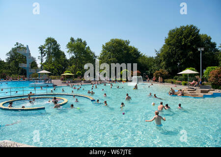 Deutschland, Nordrhein-Westfalen, Kreis Gütersloh, Verl, Freibad Stockfoto