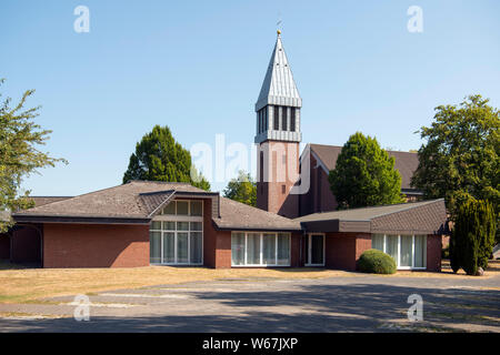 Deutschland, Nordrhein-Westfalen, Kreis Gütersloh, Verl, katholische Pfarrkirche, St. Judas Thaddäus, Stockfoto