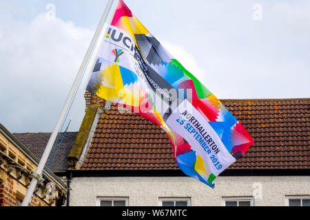 UCI Flagge Förderung der Welt Straßen Rad WM 2019 mit einem Time Trial Rennen von Northallerton am 25. September Stockfoto