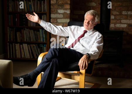 David Davis MP wird in seinem Haus in der Nähe von Goole, Yorkshire, interviewt. Stockfoto