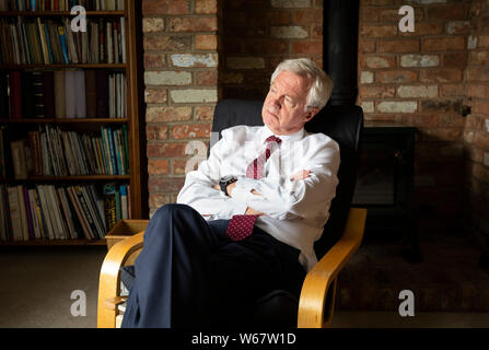David Davis MP wird in seinem Haus in der Nähe von Goole, Yorkshire, interviewt. Stockfoto