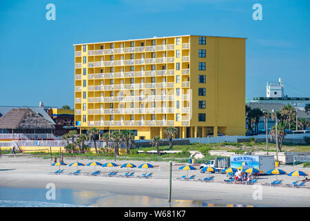 Daytona Beach Florida. Juli 07, 2019. Panoramablick auf farbenfrohe Hotel von der Main Street Pier. Stockfoto