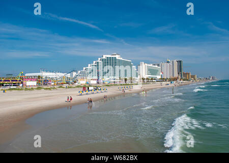 Daytona Beach, Florida. Juli 06, 2019 Panoramablick über Hilton Ocean Front und der Promenade am Daytona Beach. Stockfoto