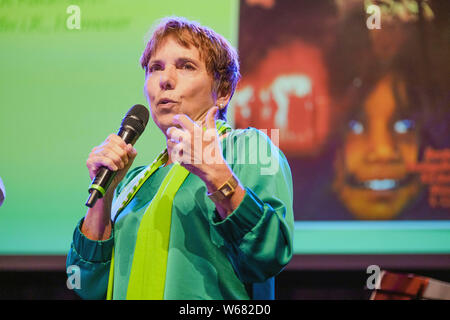 Kaesmann (Margot Käßmann), ehemalige Vorsitzende der Evangelischen Kirche in Deutschland (EDK) und ehemaliger regionaler Bischof von Hannover während einer Bibelarbeit auf dem Deutschen Evangelischen Kirchentag 2019 in Dortmund, Deutschland Stockfoto